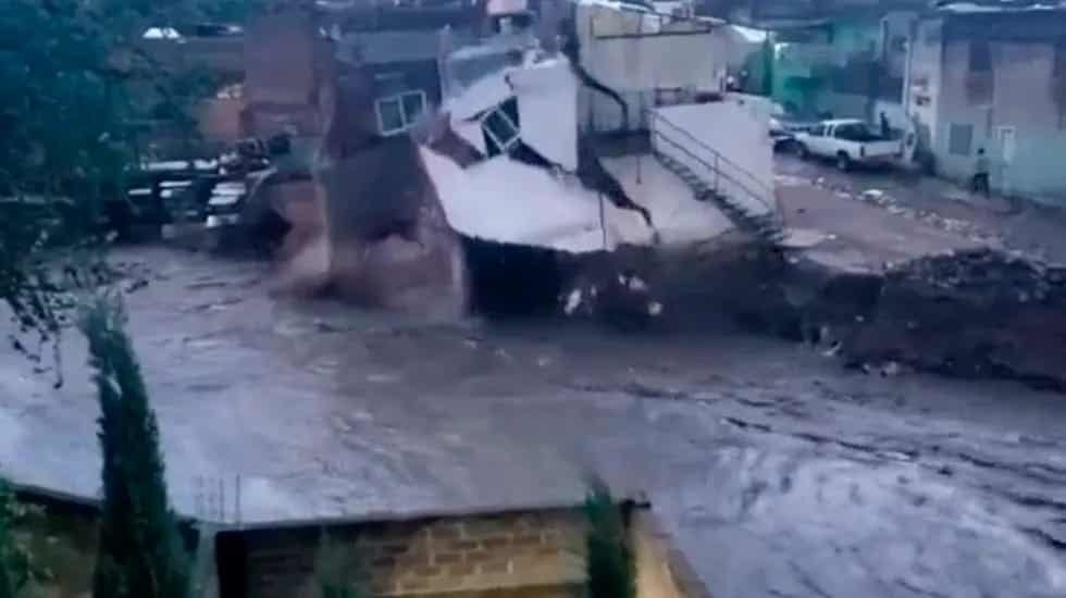 Impresionante Derrumbe De Una Casa Por La Lluvia En Zapopan