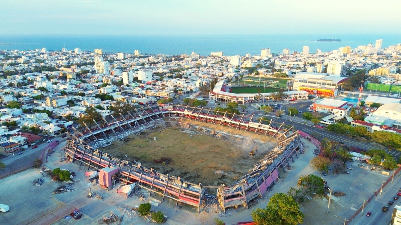 Estadio Luis Pirata Fuente Se Encuentra En Ruinas Y Entre Escombros