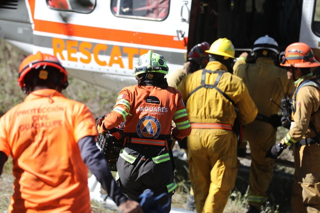 Control Total Del Incendio Forestal En La Sierra De Santa Catarina En