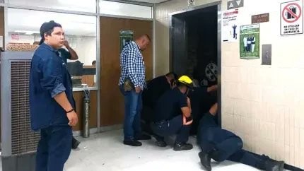 Personas Quedan Atrapadas En Elevador De Cl Nica Del Imss En Monclova