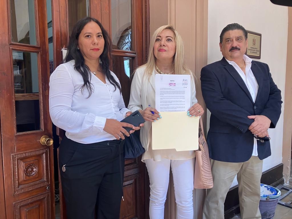 Padres De Familia Protestan En Palacio De Gobierno Por Libros De Texto