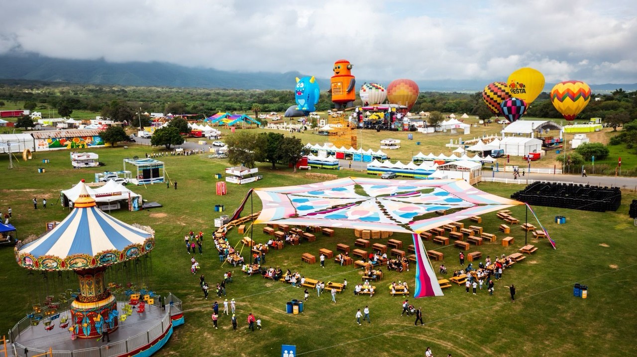 Niñas y niños disfrutan del Festival Cielo Mágico en Santiago POSTA