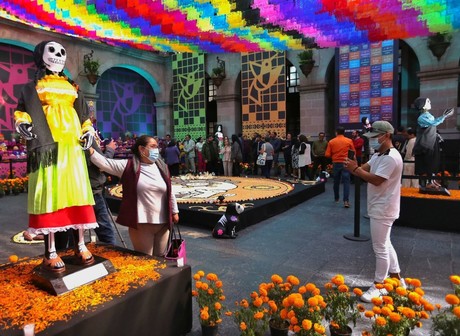 Visitan Ocho Mil Personas Ofrenda Monumental De D A De Muertos En