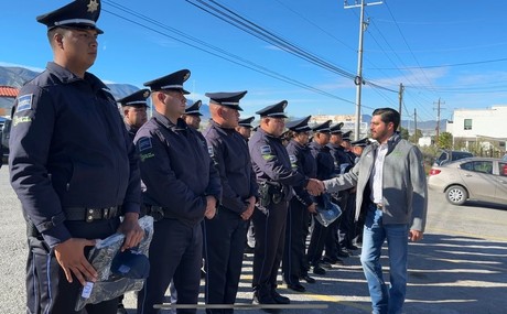 Fortalecen A La Polic A Municipal De Arteaga Con Nuevos Uniformes