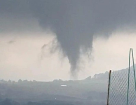 VIDEO Sorprende tornado a habitantes de Michoacán POSTA Nuevo León