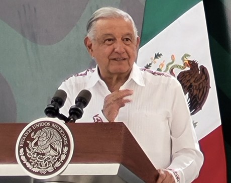 López Obrador advierte sobre infiltrados en marcha feminista