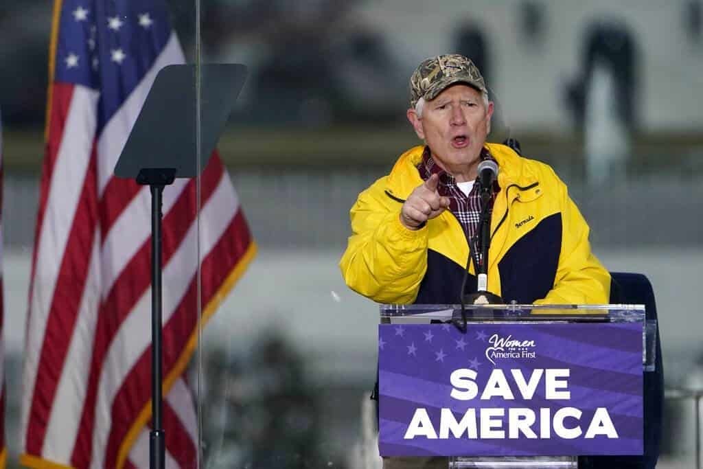 Retira Trump apoyo a candidato a senador por Alabama