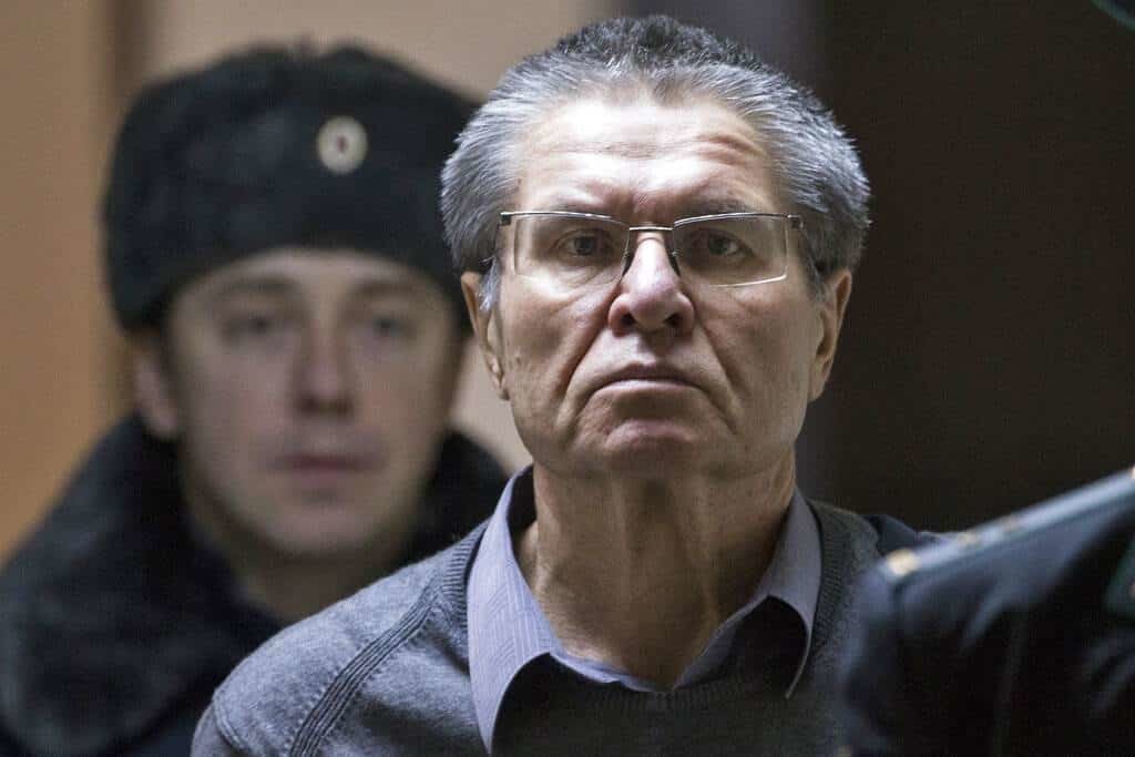 Sale de prisión ministro ruso detenido por corrupción