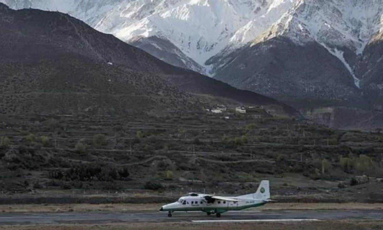 Desaparece avión con 22 pasajeros a bordo en Nepal