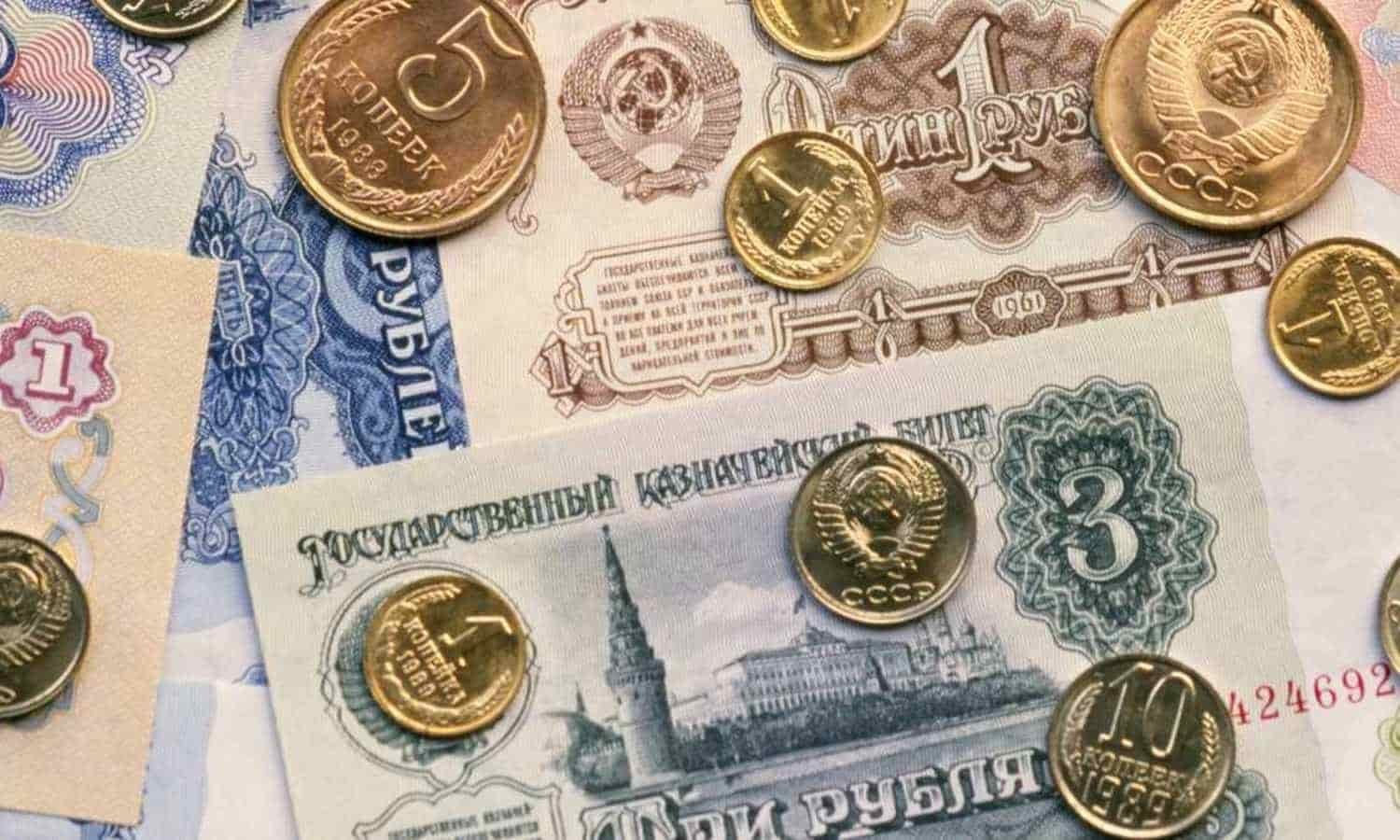 Rublo, moneda con mayor crecimiento en 2022