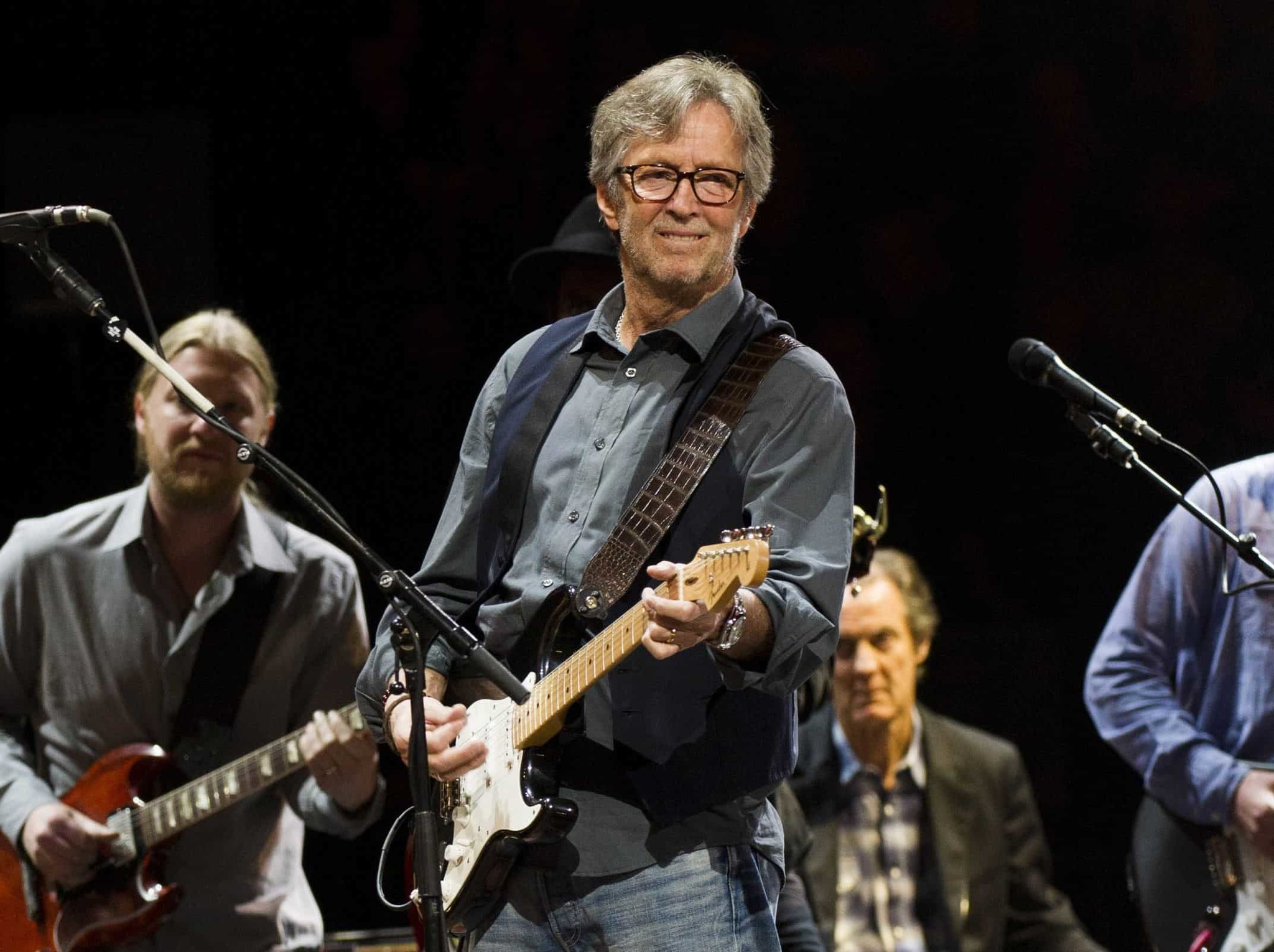 Eric Clapton cancela conciertos tras dar positivo por Covid