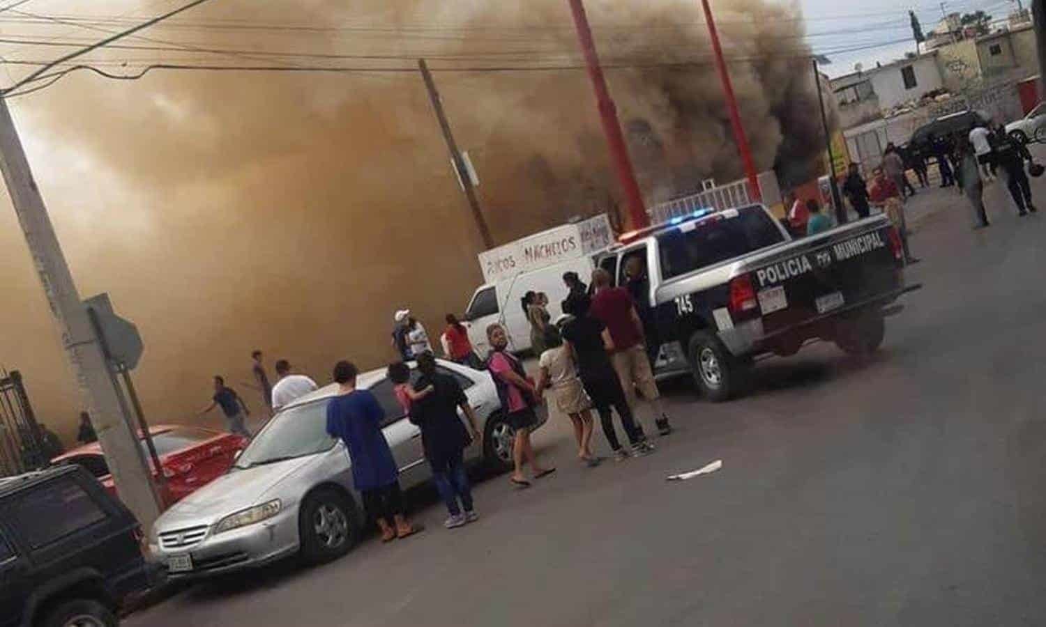 Incendian tiendas en Ciudad Juárez tras riña en Cereso