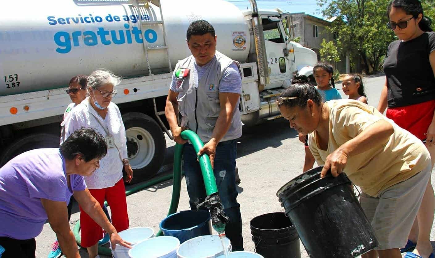 Agradecen ciudadanos de Guadalupe pipas de agua