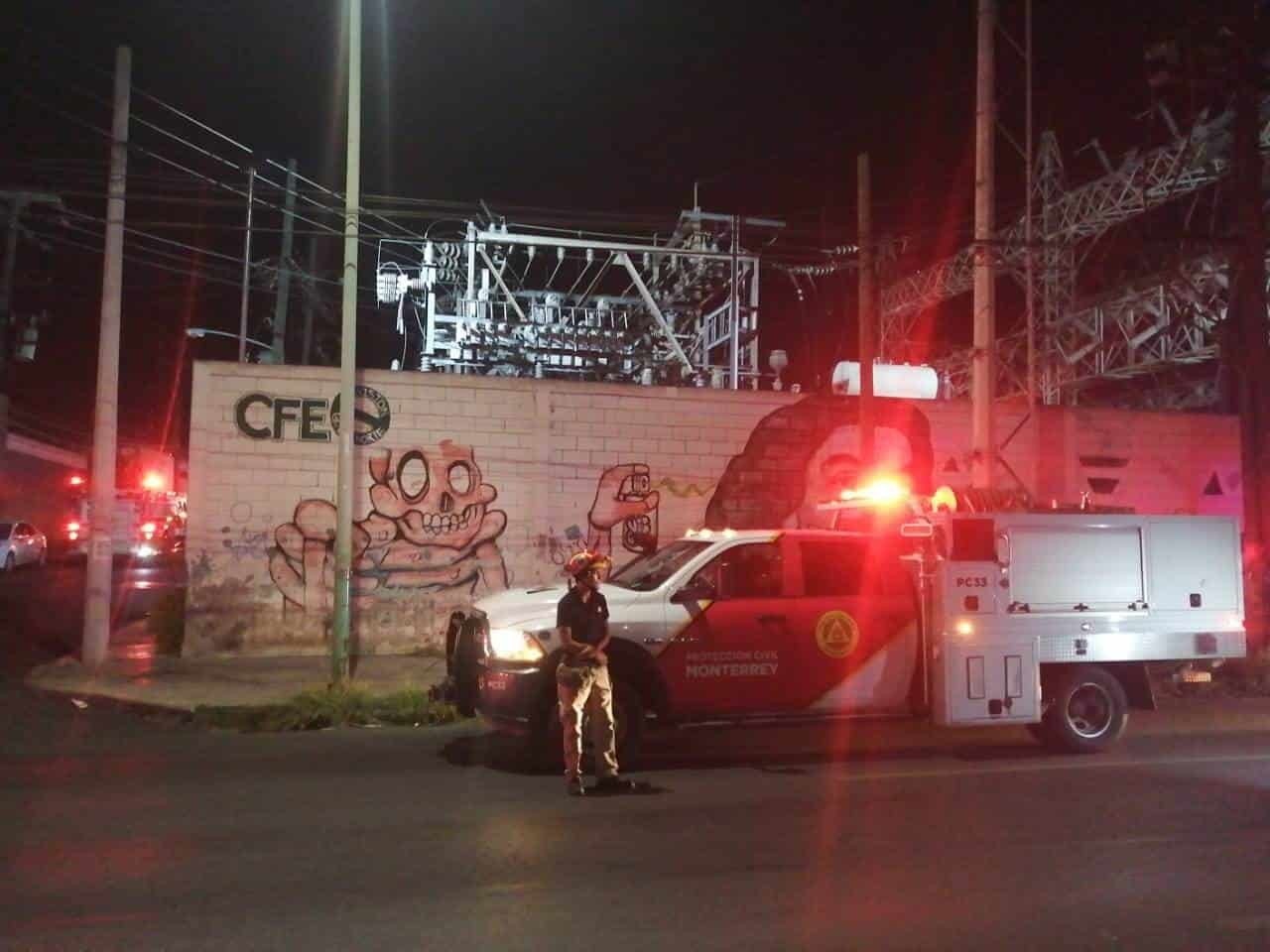 Incendio en plata de CFE deja sin luz norte de Monterrey