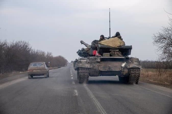 Rusia niega retiro de tropas; dice que las está reagrupando