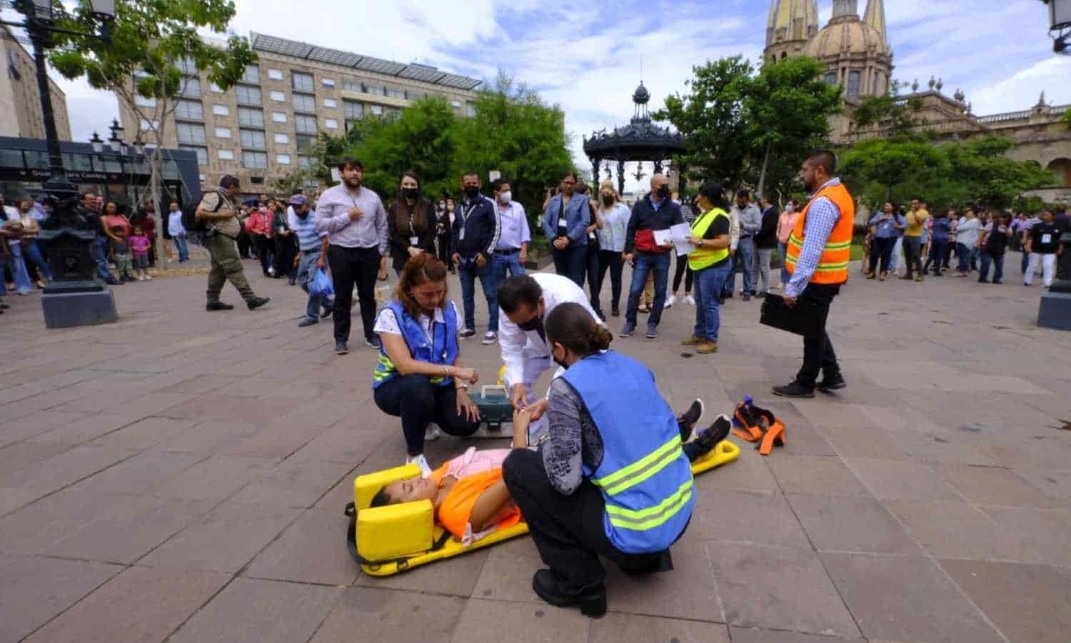 Tras sismo supervisan unidades de salud en Jalisco