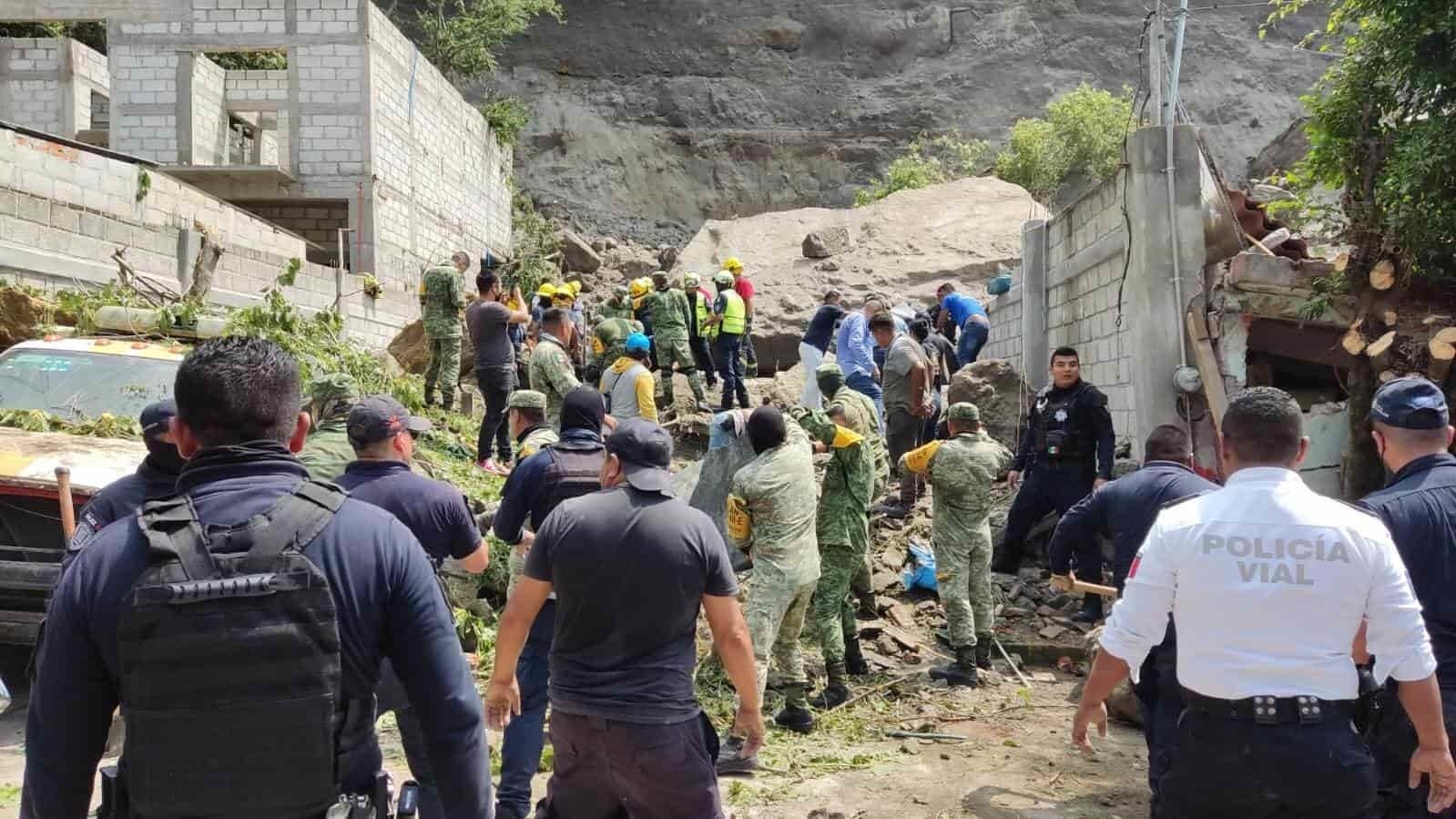 Derrumbe en Morelos deja 7 personas atrapadas