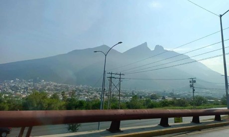 Despierta Monterrey con mala calidad del aire