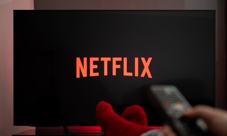 Netflix lanza plan barato con anuncios en México