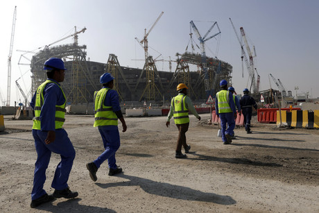 Compensaría FIFA a trabajadores migrantes en Qatar