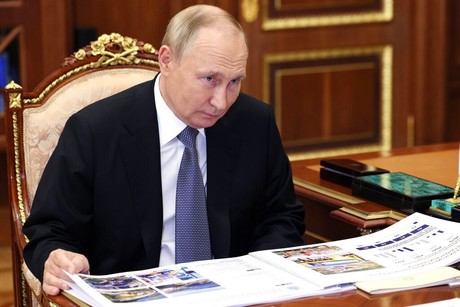 Declara Putin ley marcial en áreas anexadas de Ucrania