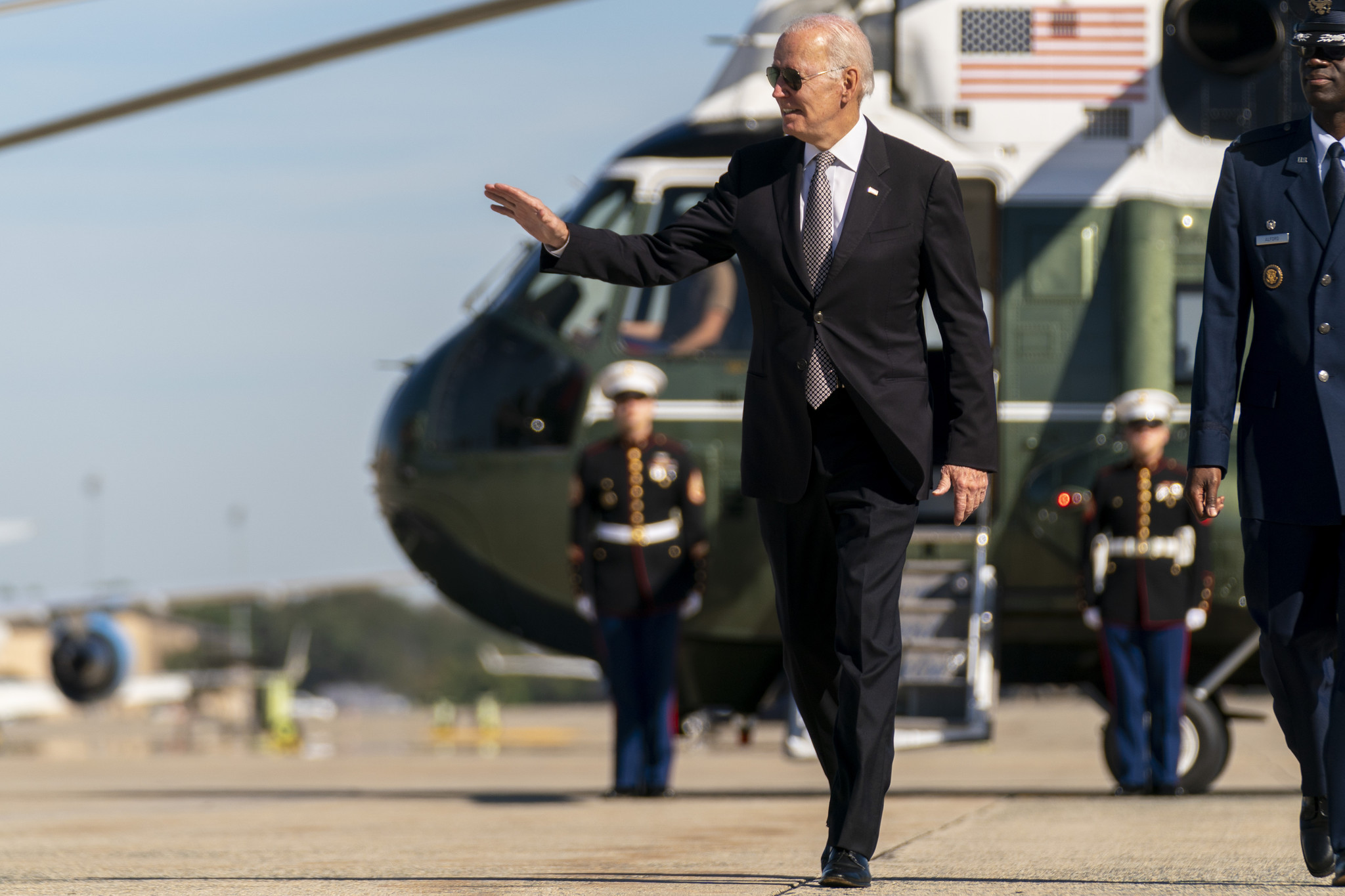 Biden indulta a miles por 'posesión simple' de marihuana