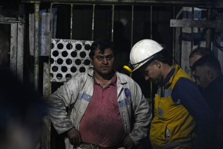 Suben a 40 los muertos en explosión de mina en Turquía