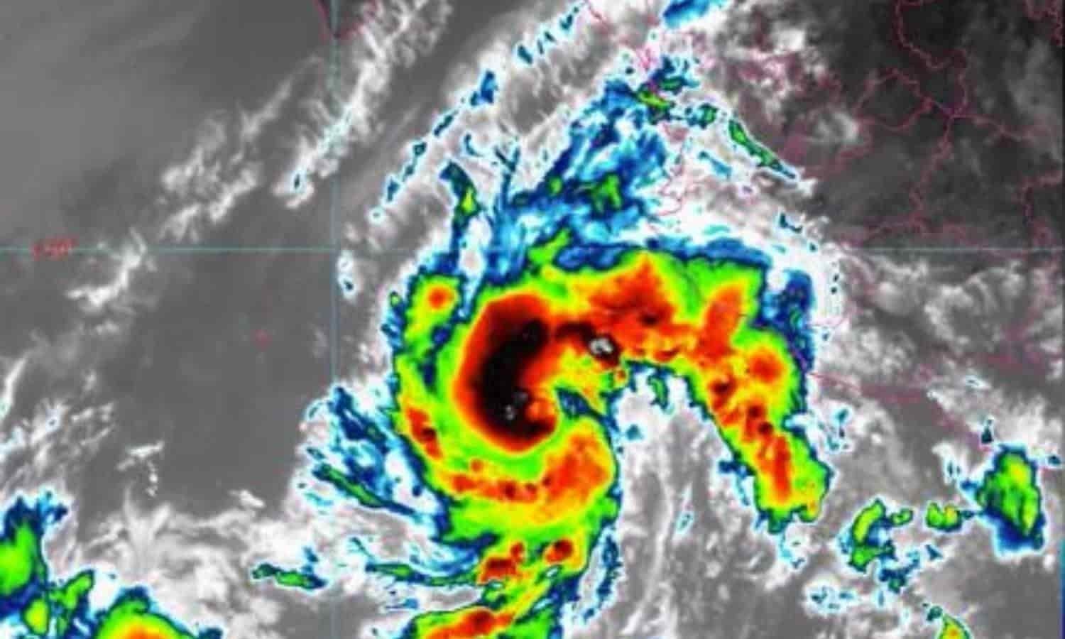 Orlene se intensifica a huracán frente al Pacífico
