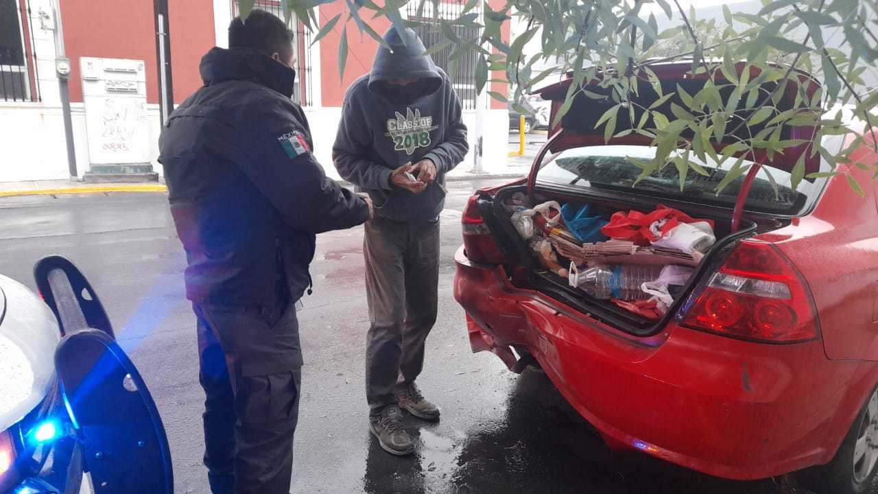 Habitan dos hermanos auto en centro de Monterrey