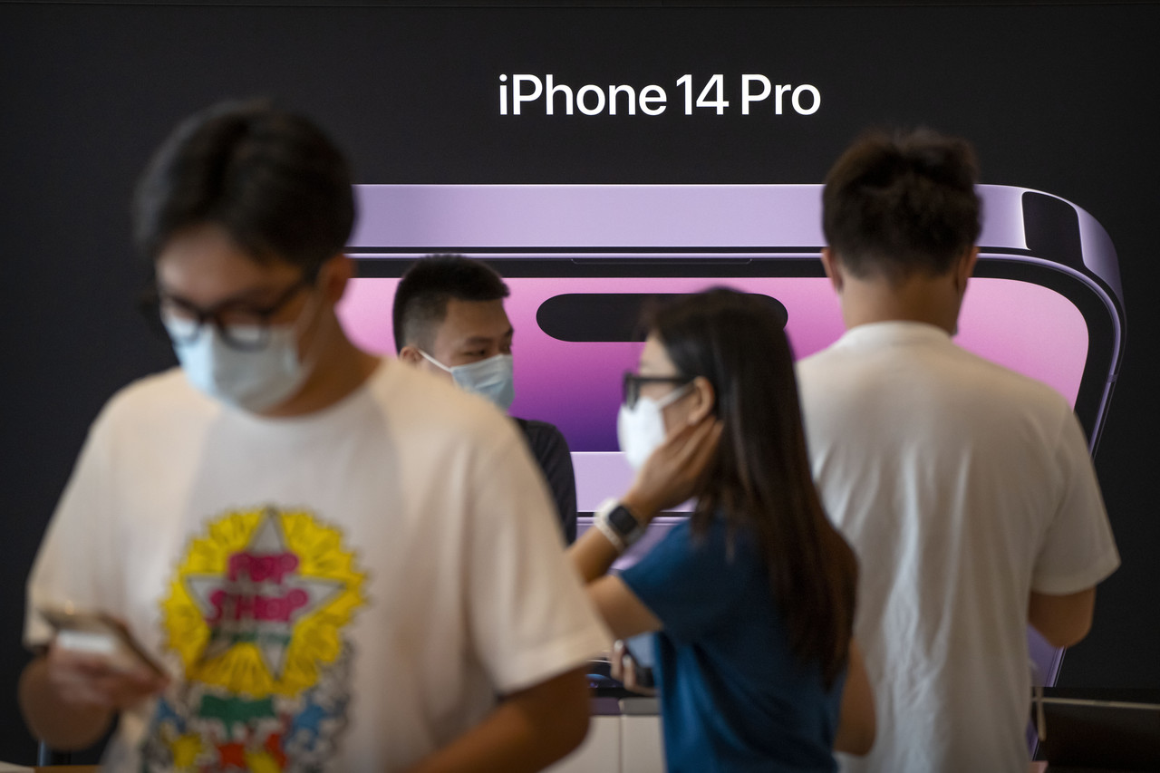 Anuncia Apple demoras del iPhone por casos de Covid en China