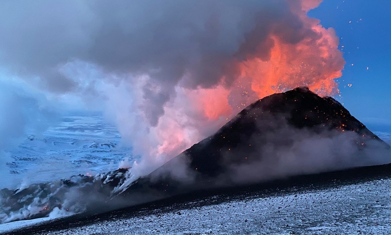 Dos volcanes estallan en la península de Kamchatka, en Rusia