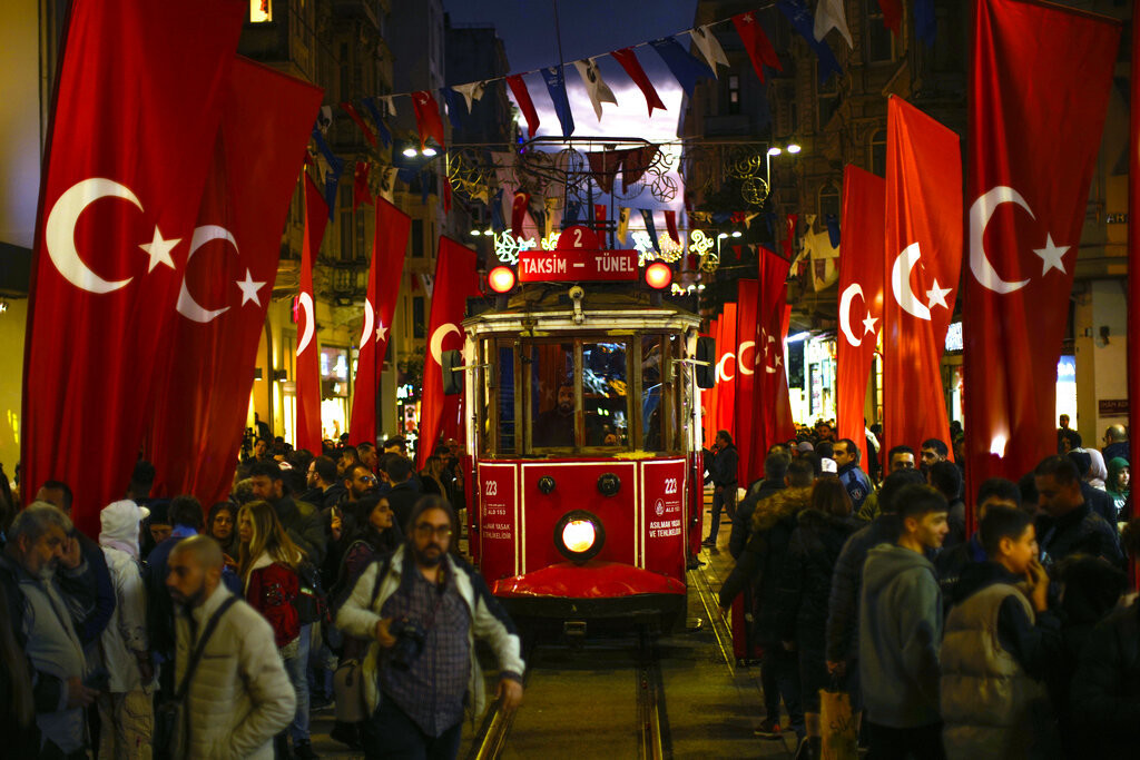 Continúa Turquía con detenciones tras atentados en Estambul