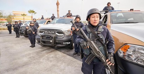 Américo entrega patrullas a la nueva Guardia Estatal