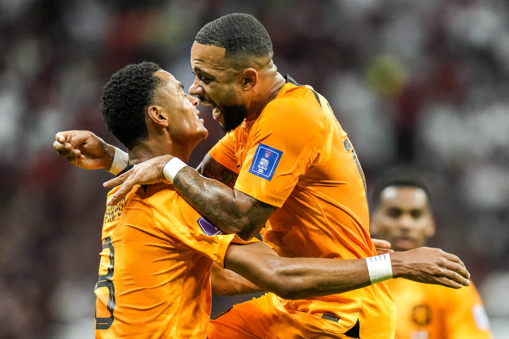 Derrota Holanda a Qatar y entra a octavos de final