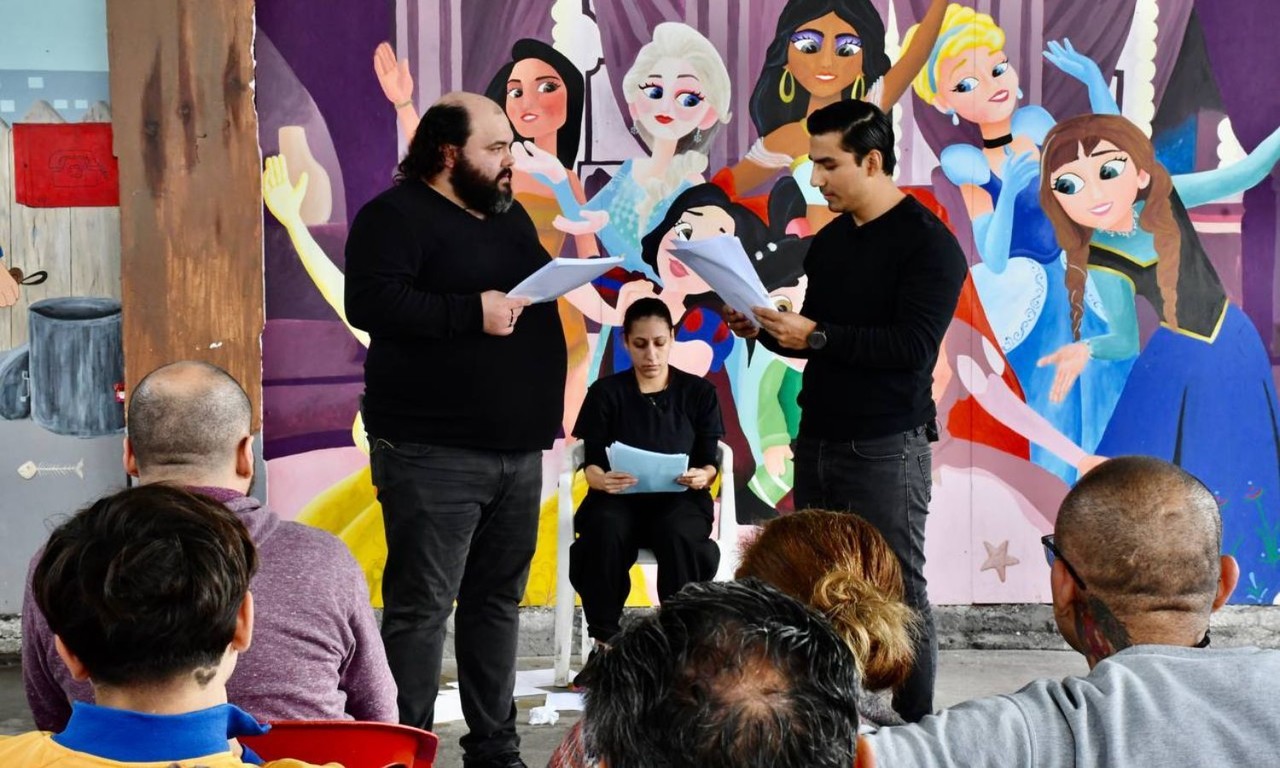 Acerca Conarte dramaturgia a Ceresos de Nuevo León