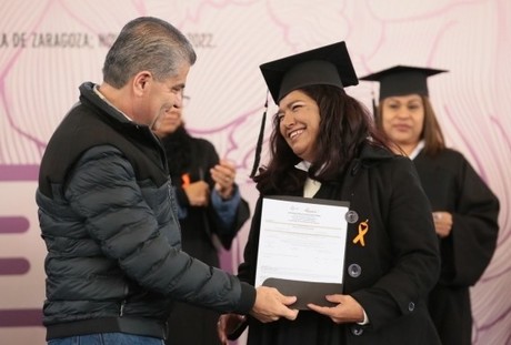 Apadrina MARS a 1,200 mujeres graduadas de preparatoria