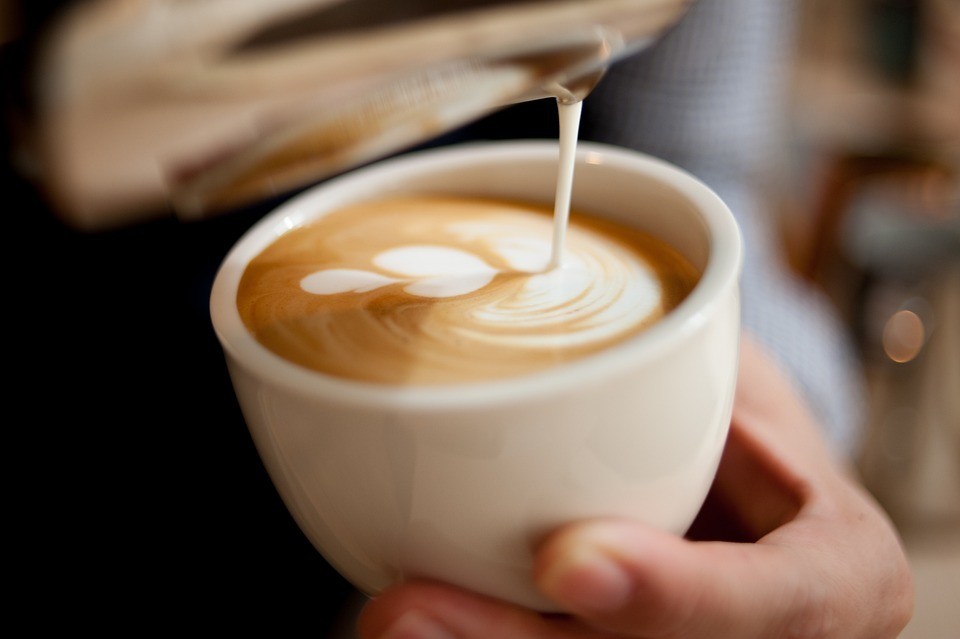 ¿Qué pasa si consumes mucho café con leche?