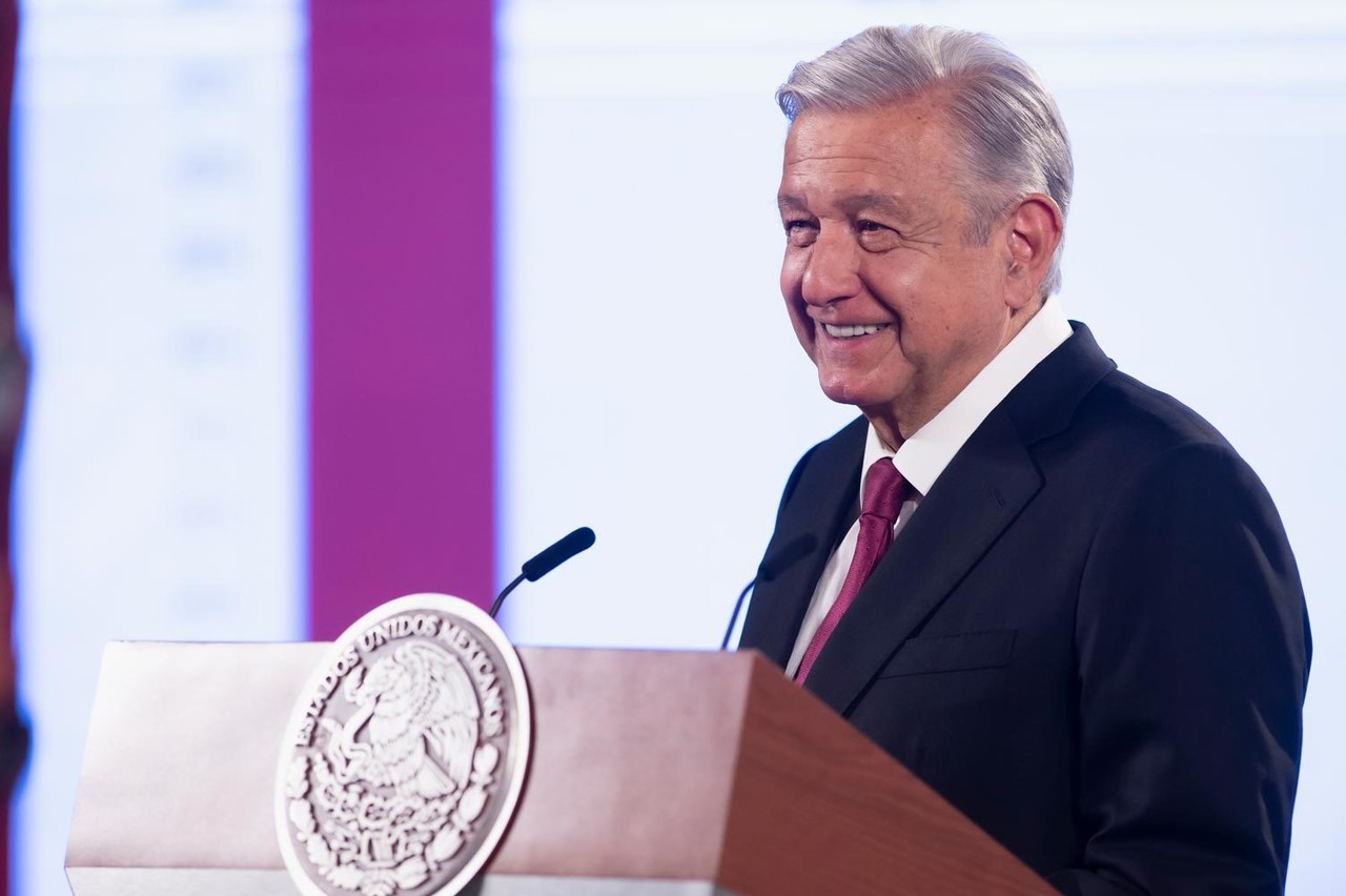 Asegura López Obrador que inflación bajó 'un poquito'
