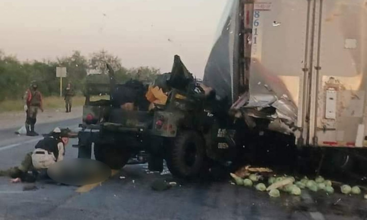 Siete militares mueren tras estrellarse contra trailer