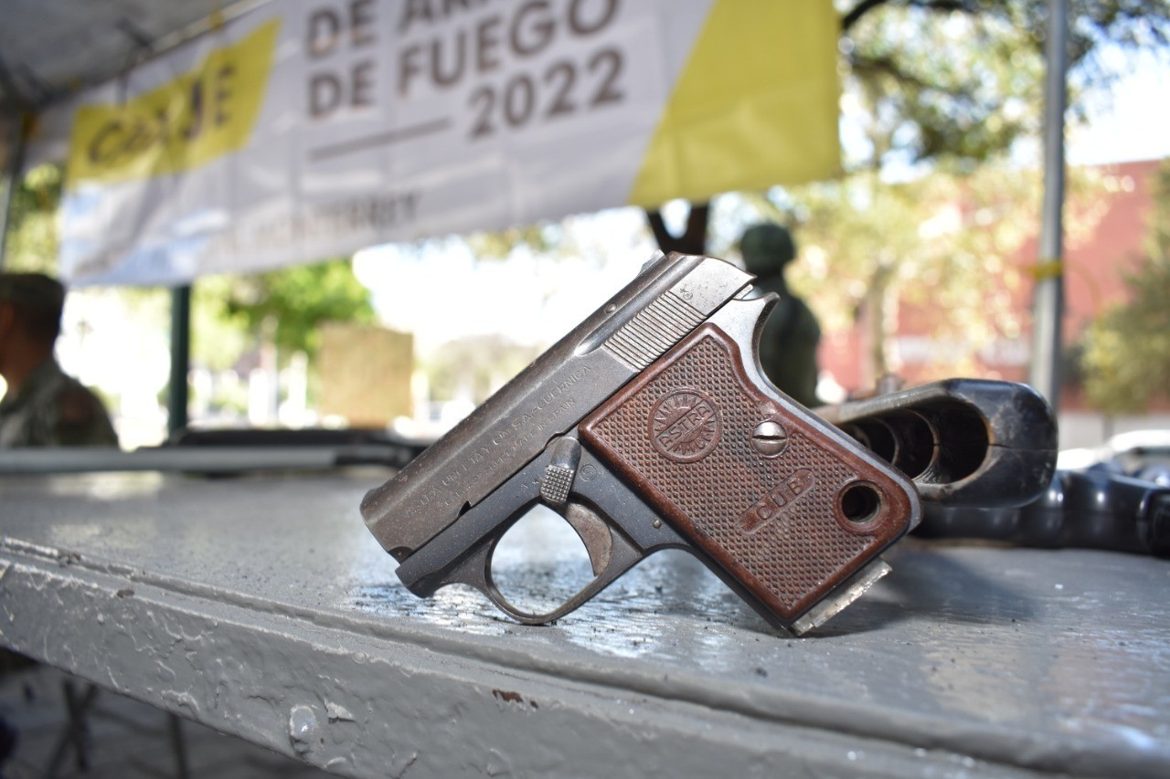 Llaman a canjear armas por despensa en Monterrey
