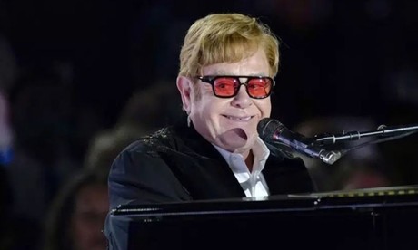 Elton John se despide en el Festival Glastonbury