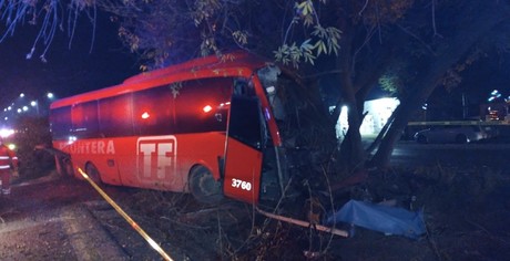 Se accidenta camión de pasajeros en Montemorelos