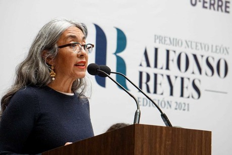 Recibe Cristina Rivera Premio 'Alfonso Reyes'