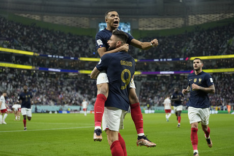 Francia golea 3-1 a Polonia y avanza a Cuartos de Final