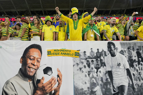 Médicos reportan mejoría en estado de salud de Pelé