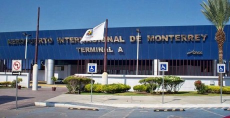 'Agarran vuelo' pasajeros en aeropuerto de Monterrey