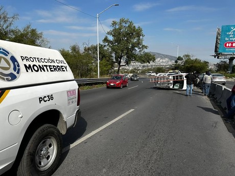 Volcadura deja una persona lesionada en Monterrey