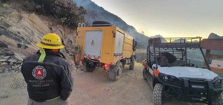 Continúa combate de incendio en Sierra de Santiago