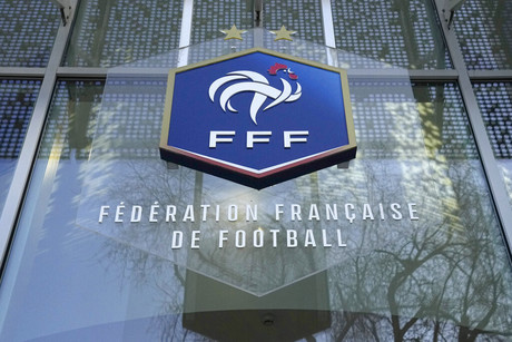 Deja Le Graët presidencia de futbol francés; se le investiga
