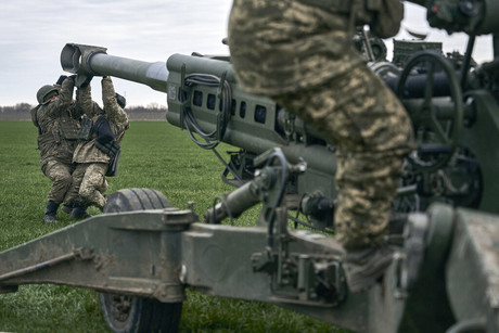 Asesora Estados Unidos a tropas ucranianas en línea